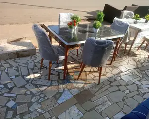 Great Dinning Table With 4 Chairs. Free Delivery