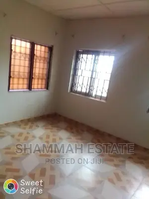 10bdrm Apartment in Aiding Estate, Sunyani Municipal for rent