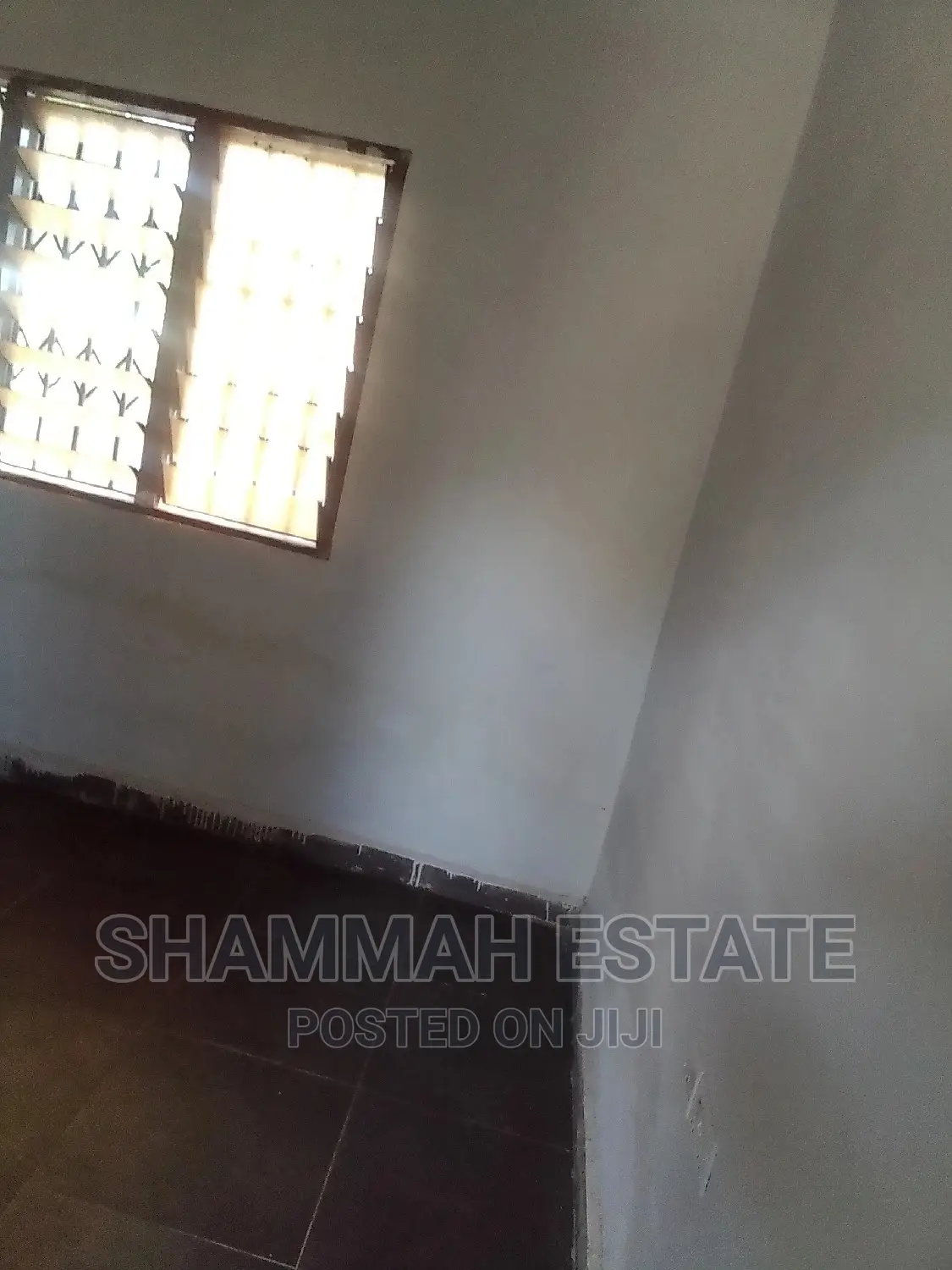 10bdrm Apartment in Aiding Estate, Sunyani Municipal for rent