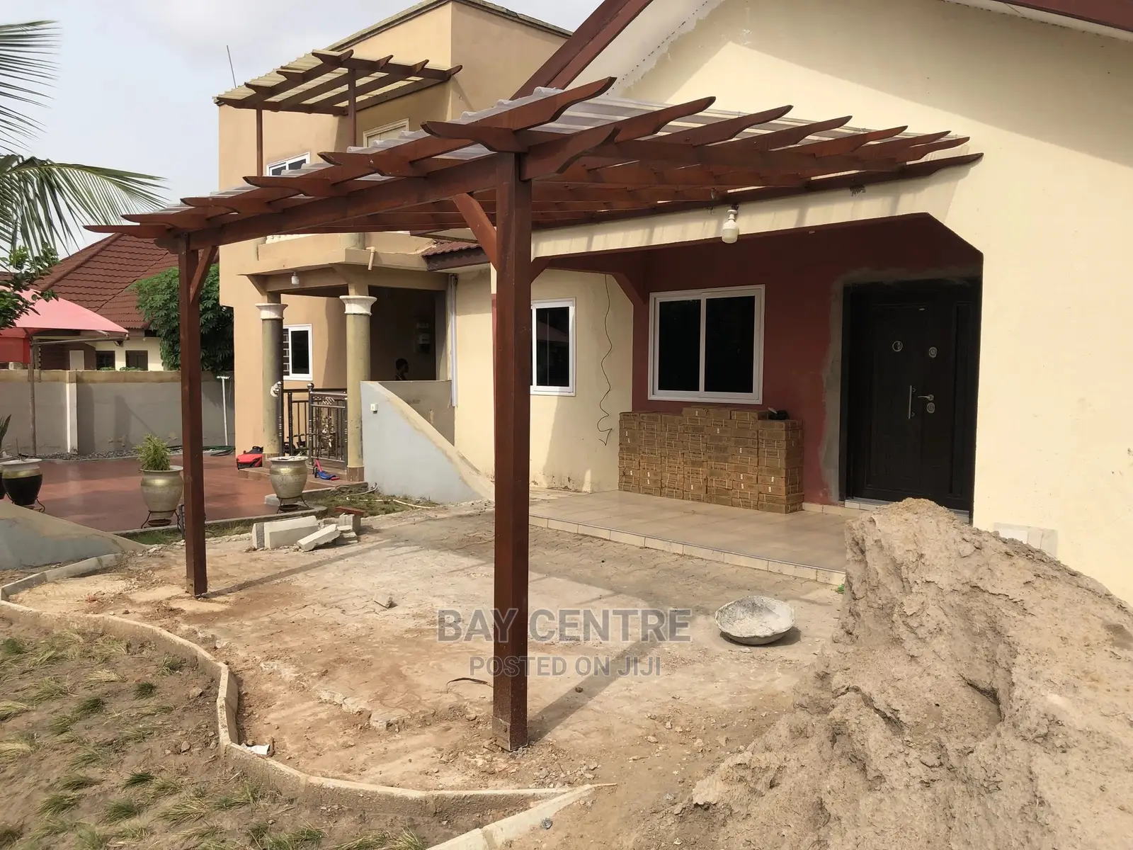 Pouch Extension Morden Pergola
