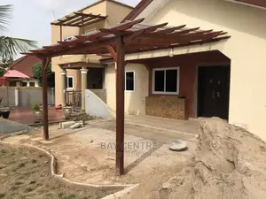 Pouch Extension Morden Pergola
