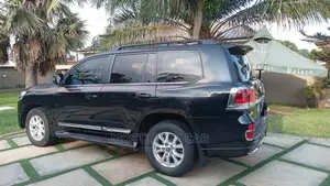 Ghana Car Rental Services. Landcruisers V8 for Rent in Gh