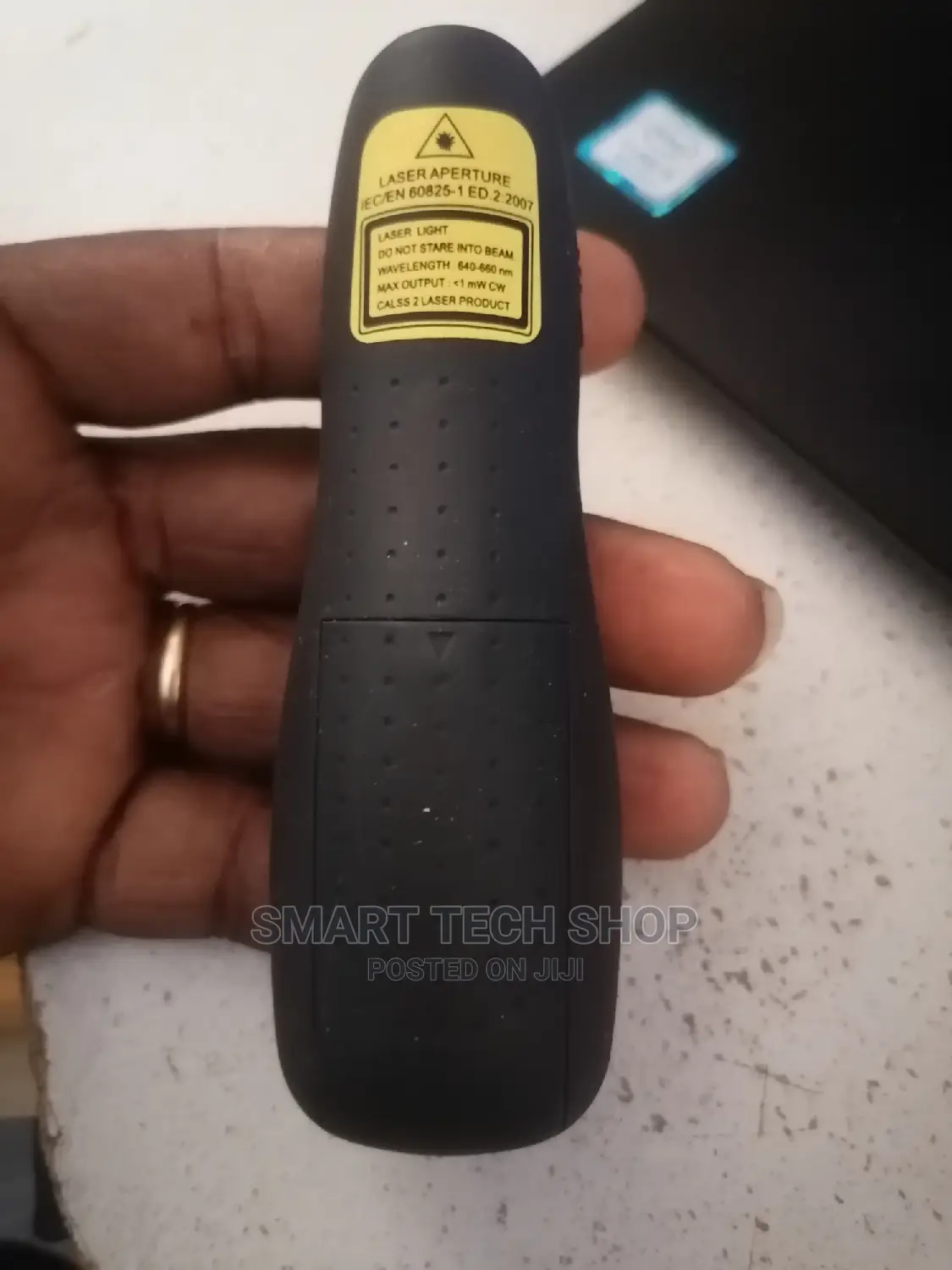 Logitech R400 Wireless Presentation Laser Pointer Remote