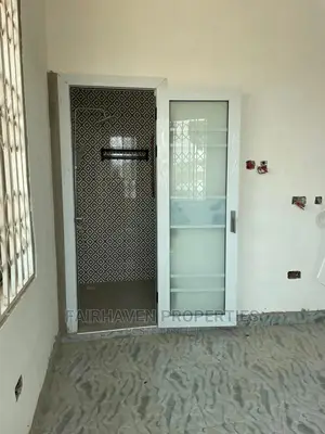 1bdrm Apartment in Fair Haven, Labadi for rent
