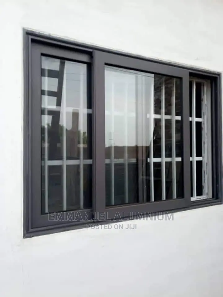 Aluminum Italian Gray With Plan Glass