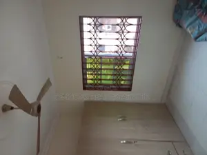 1bdrm Duplex in De-Icons Real Estate, Awutu Senya East Municipal