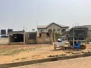 One Plot of Land for Sale With Uncomplicated