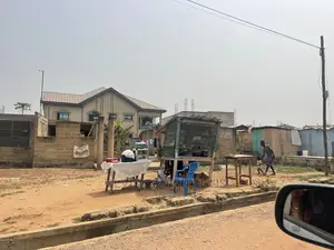 One Plot of Land for Sale With Uncomplicated