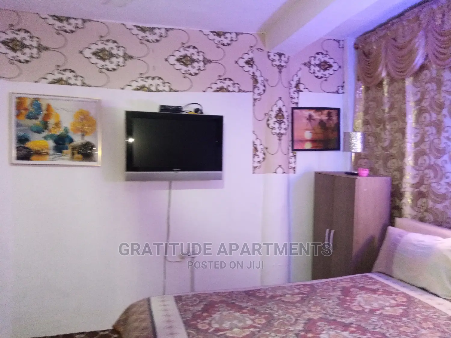 Gratitude:2bdrm Classic Golden Family Suite: Ghc700Per Day -4 Guests