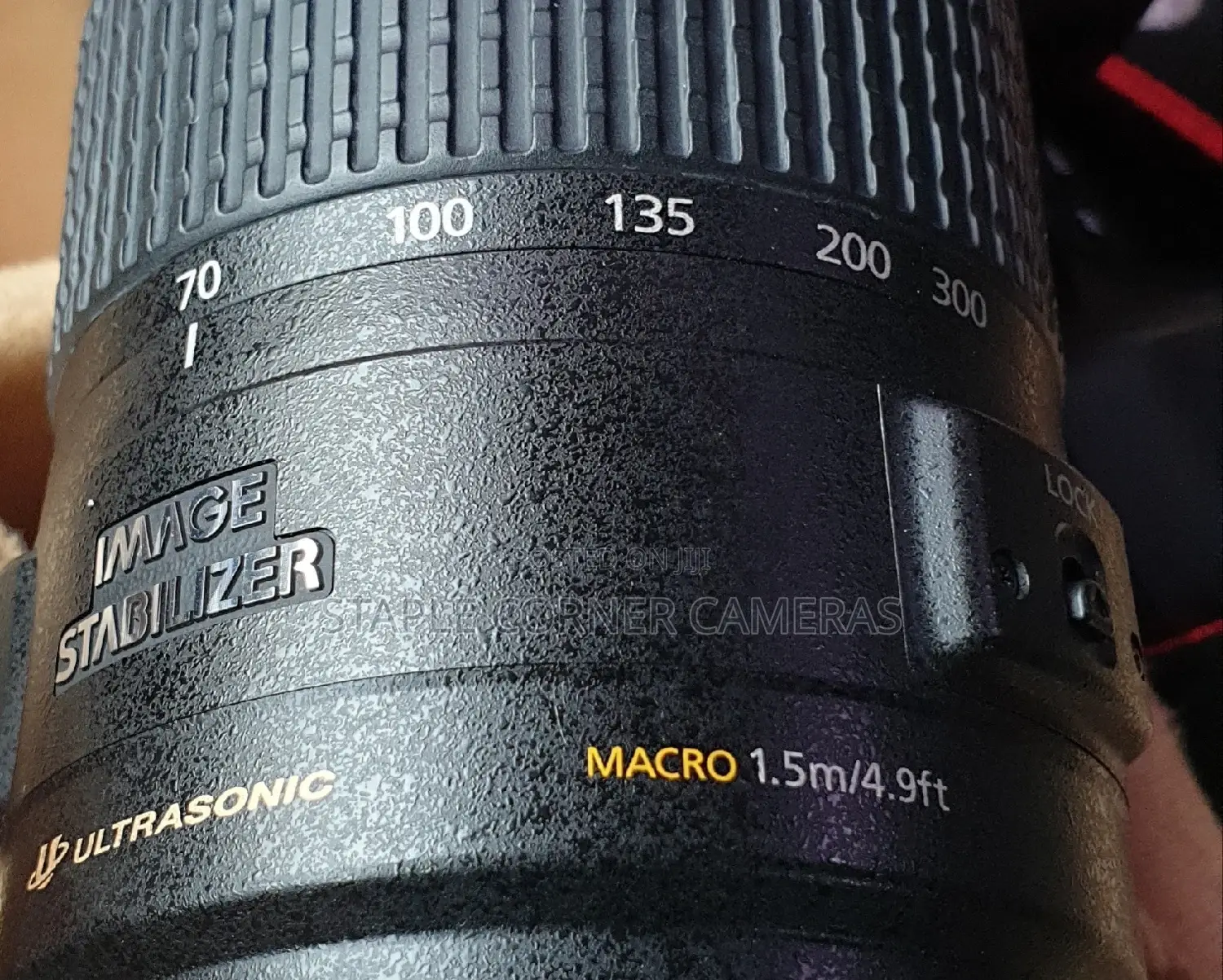 Canon EF 70-300mm 1:4-5.6 IS LENS