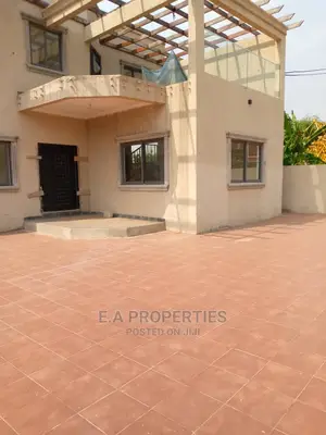 5bdrm House in E Properties, Otano for Sale