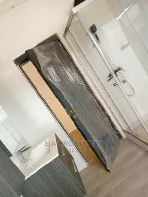 5bdrm House in E Properties, Otano for Sale