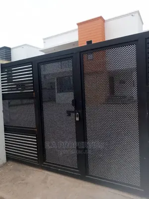 4bdrm House in E a Properties, School Junction for Sale