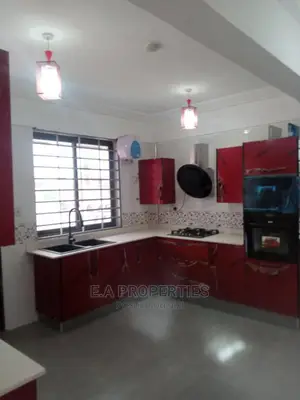 4bdrm House in E a Properties, School Junction for Sale