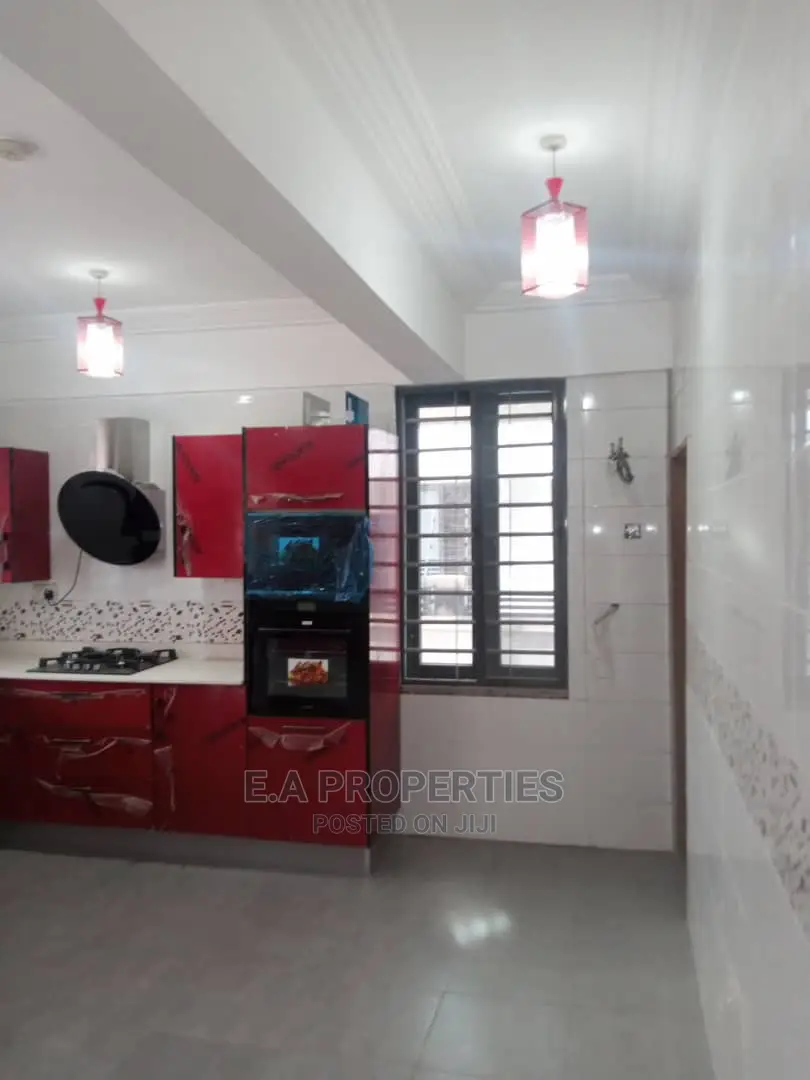 4bdrm House in E a Properties, School Junction for Sale