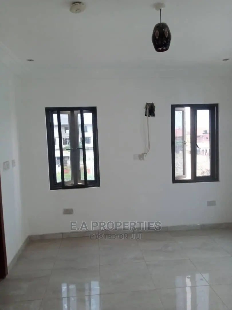 4bdrm House in E a Properties, School Junction for Sale