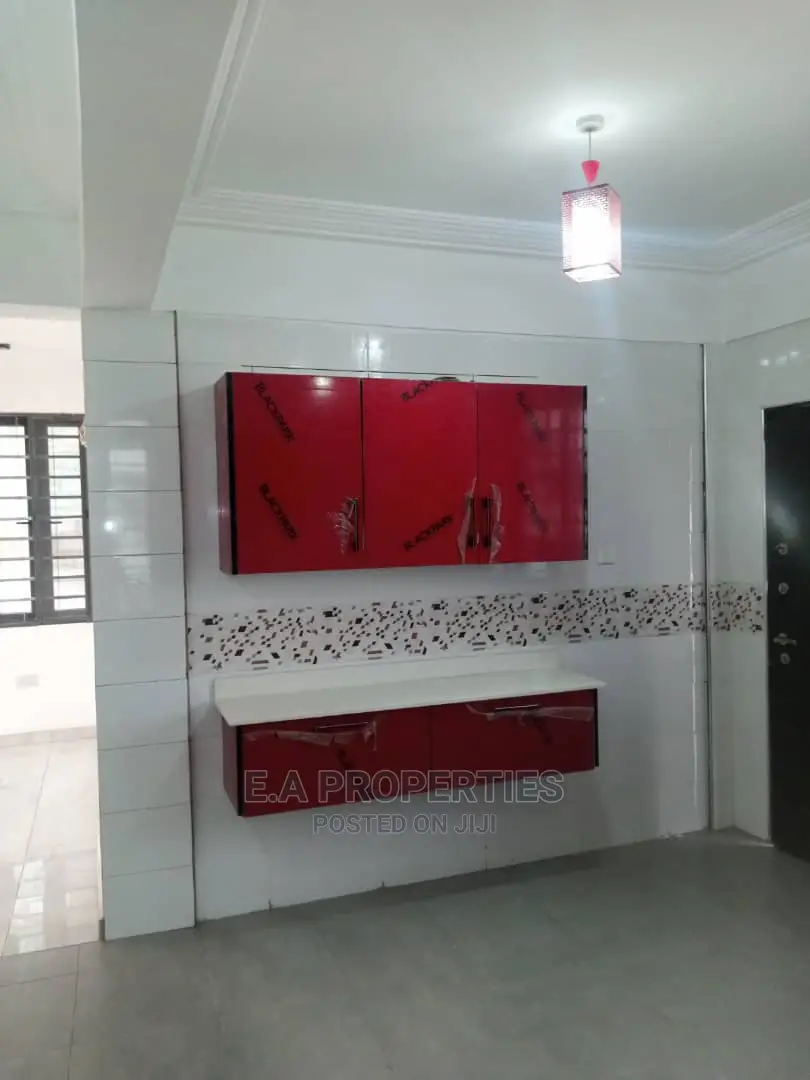 4bdrm House in E a Properties, School Junction for Sale