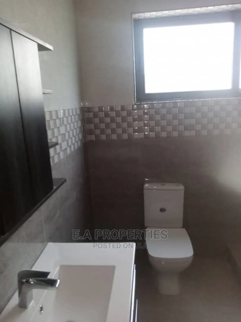 4bdrm House in E a Properties, School Junction for Sale