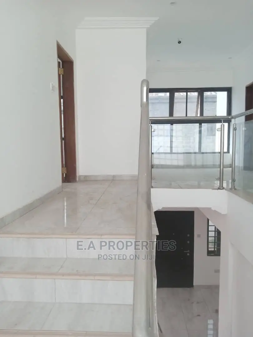 4bdrm House in E a Properties, School Junction for Sale
