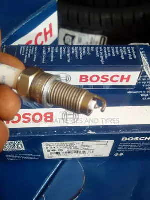 YR7LPP33W Bosch Spark Plug for VW Audi Porsche + Delivery