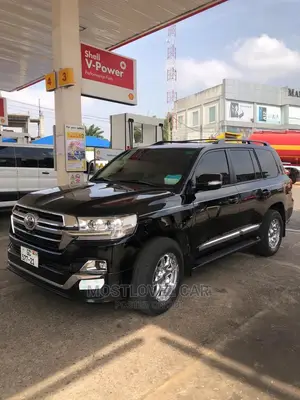 Car Rentals . Landcruiser V8 for Rent in Ghana