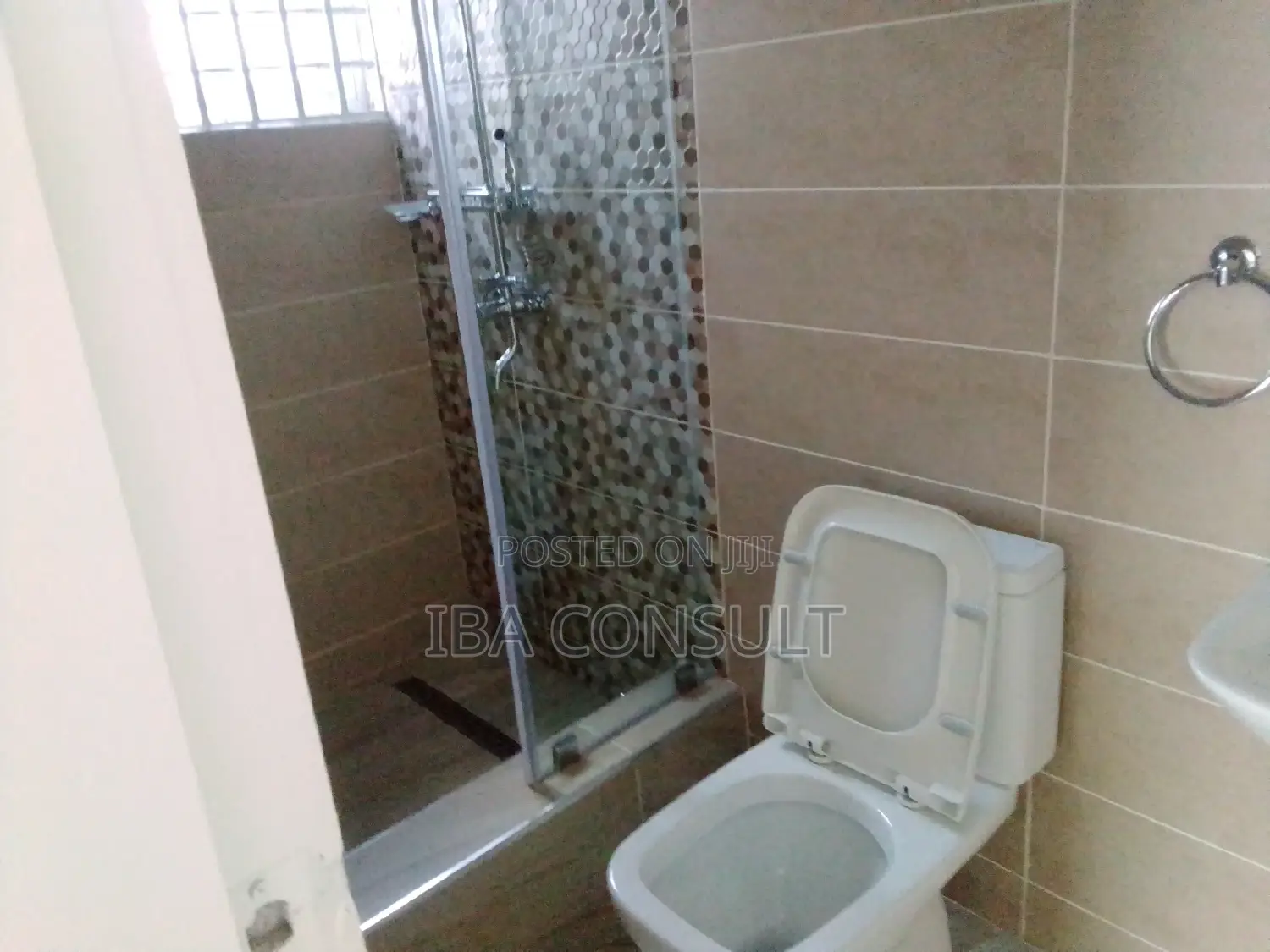 Furnished 3bdrm House in Data Center Amrahia, Adenta for sale