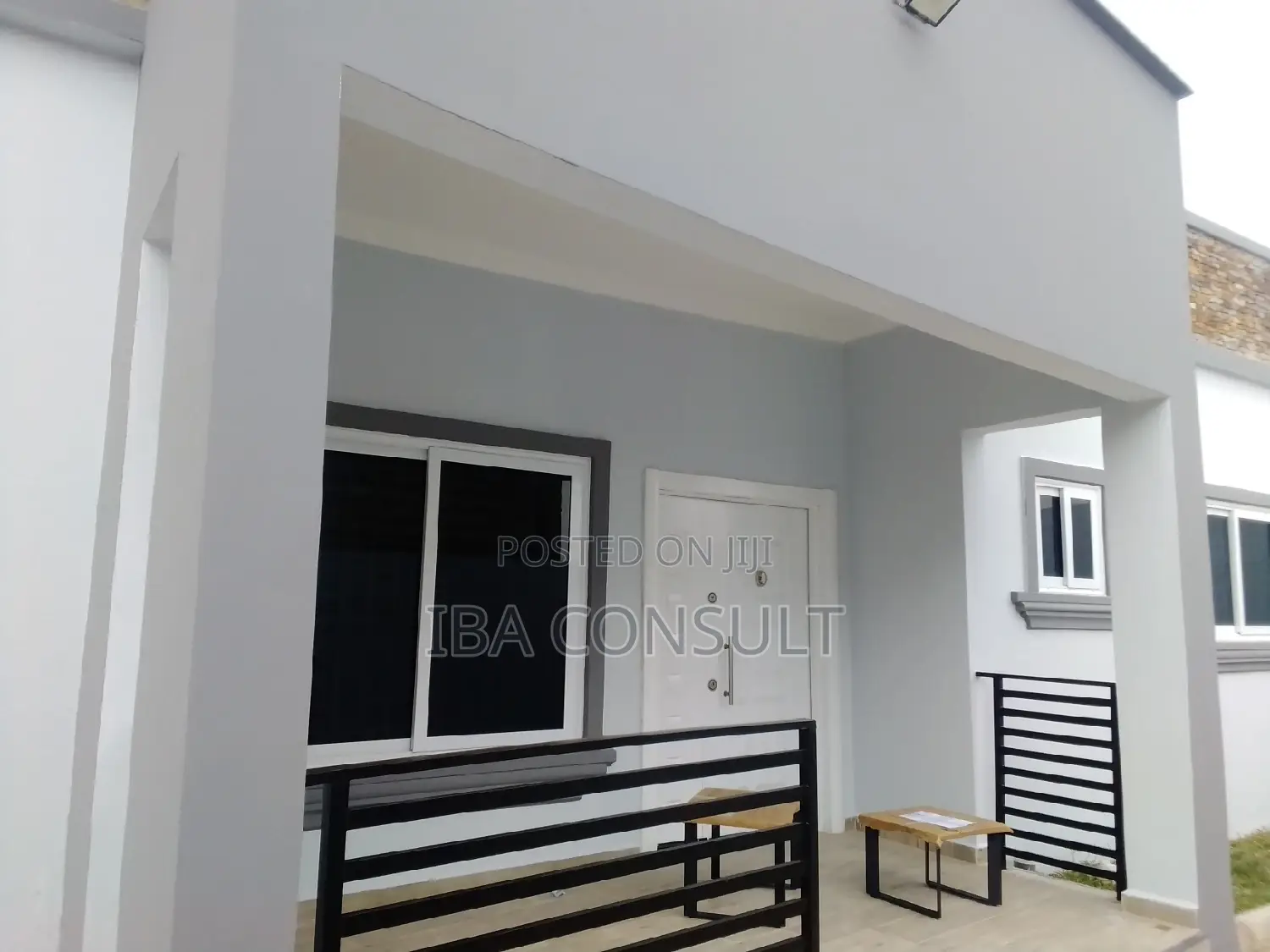 Furnished 3bdrm House in Data Center Amrahia, Adenta for sale