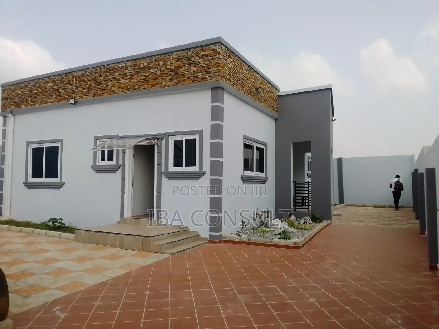 Furnished 3bdrm House in Data Center Amrahia, Adenta for sale
