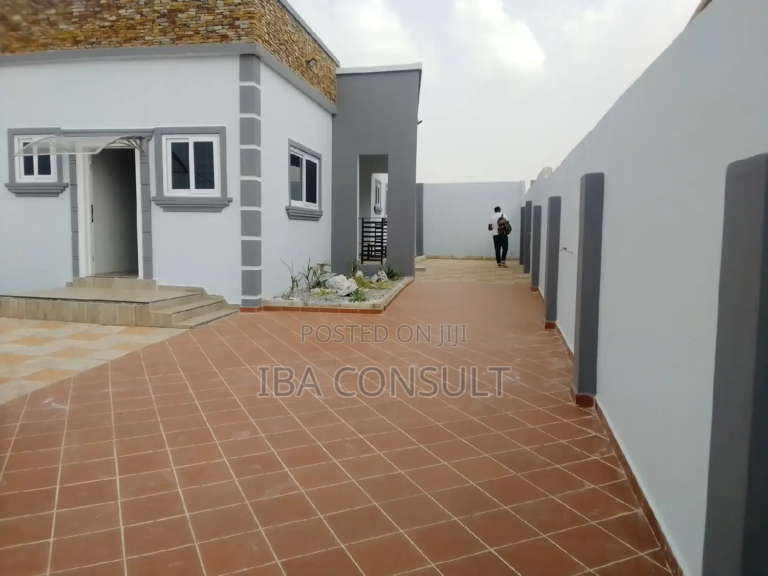 Furnished 3bdrm House in Data Center Amrahia, Adenta for sale