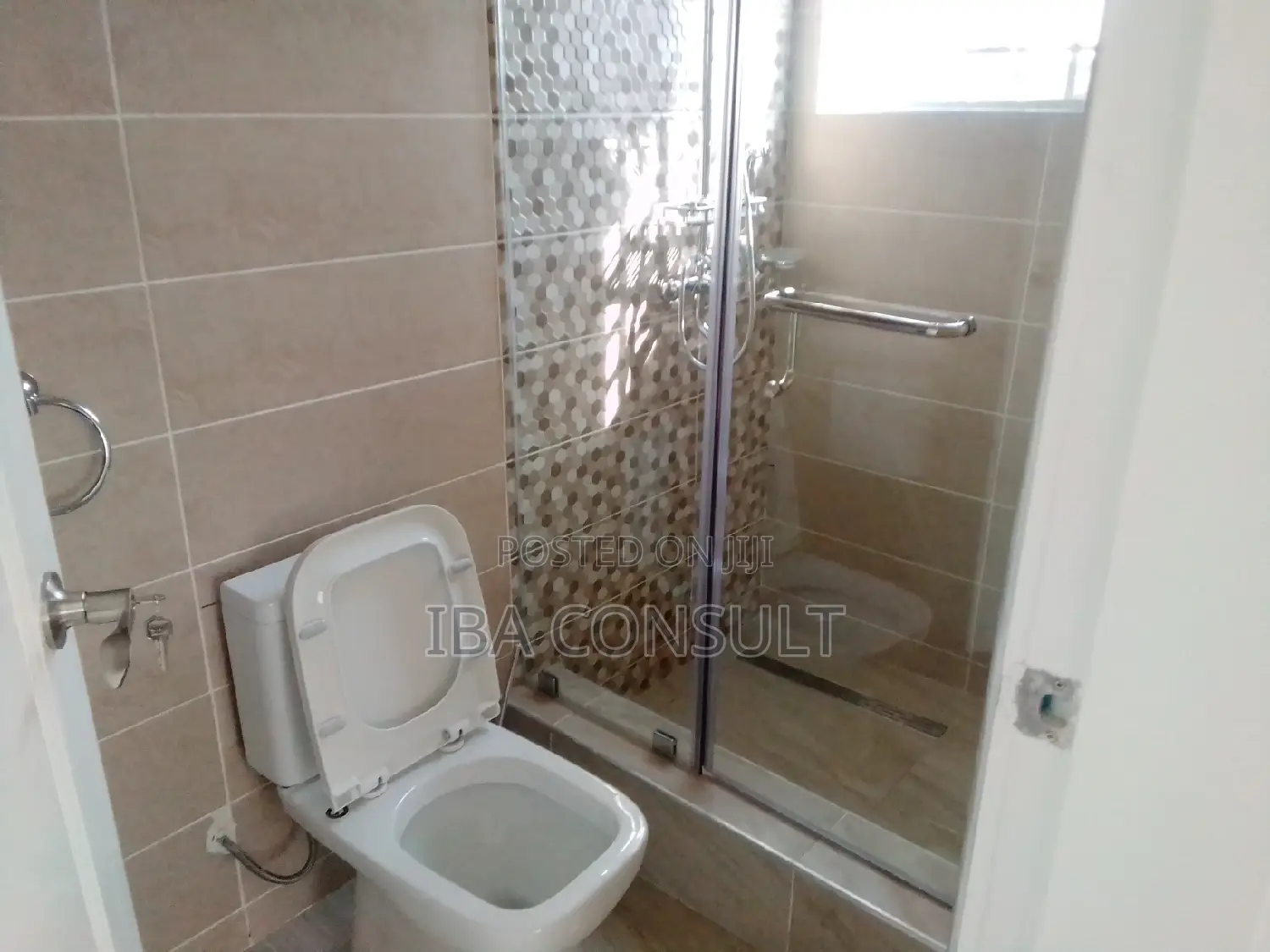 Furnished 3bdrm House in Data Center Amrahia, Adenta for sale