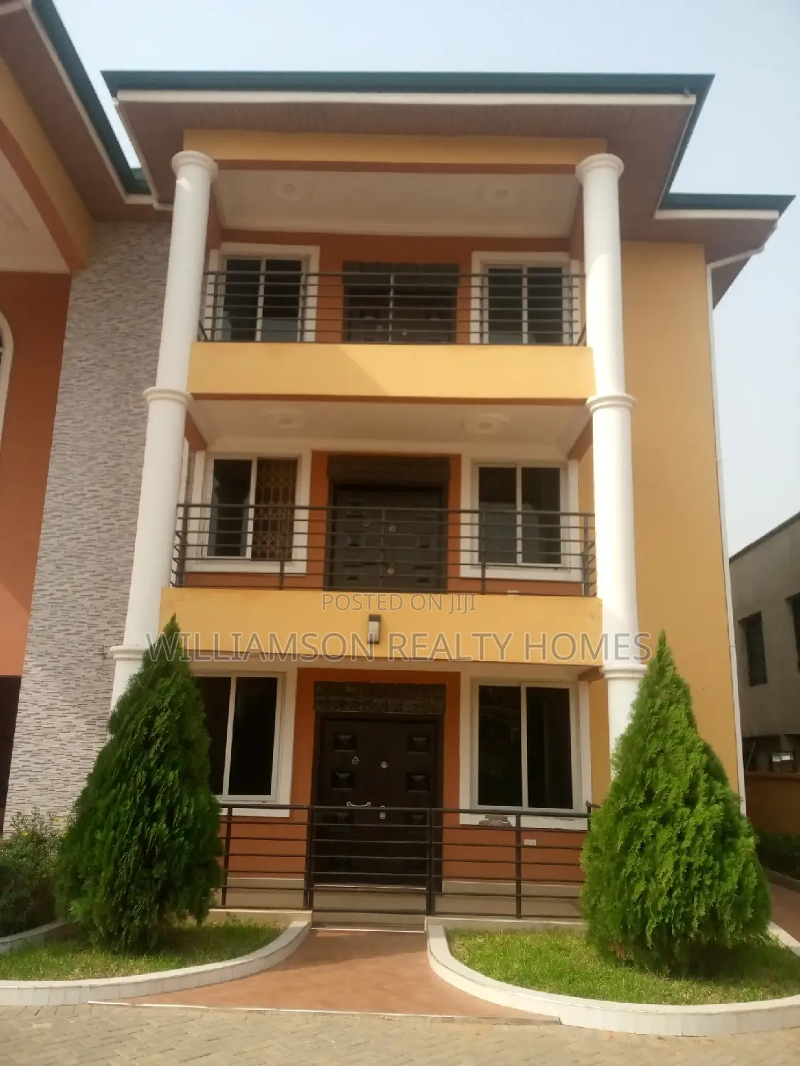 3bdrm Apartment in Hfc Estate, Spintex for rent