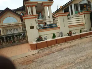 5bdrm House in Tuc, Kumasi Metropolitan for sale