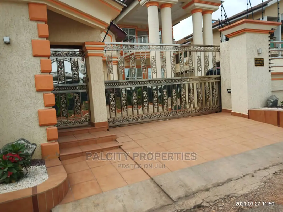 5bdrm House in Tuc, Kumasi Metropolitan for sale
