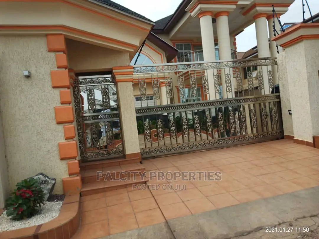 5bdrm House in Tuc, Kumasi Metropolitan for sale
