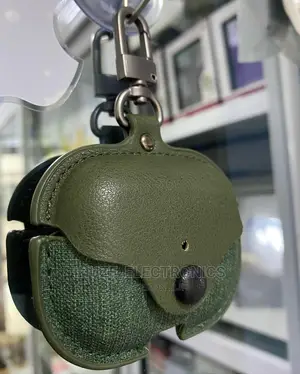 Modern Airpods Pro Leather Case