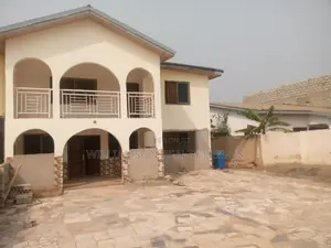 4bdrm House in Community 18, Spintex for rent