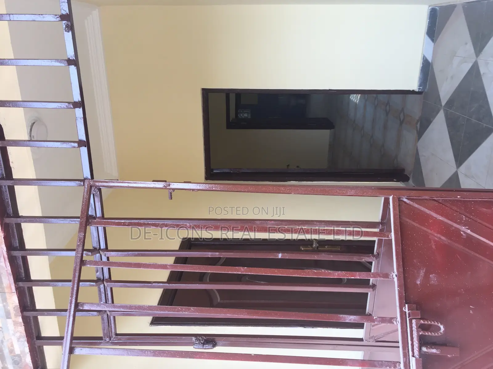 1bdrm Duplex in De-Icons Real, Awutu Senya East Municipal for rent