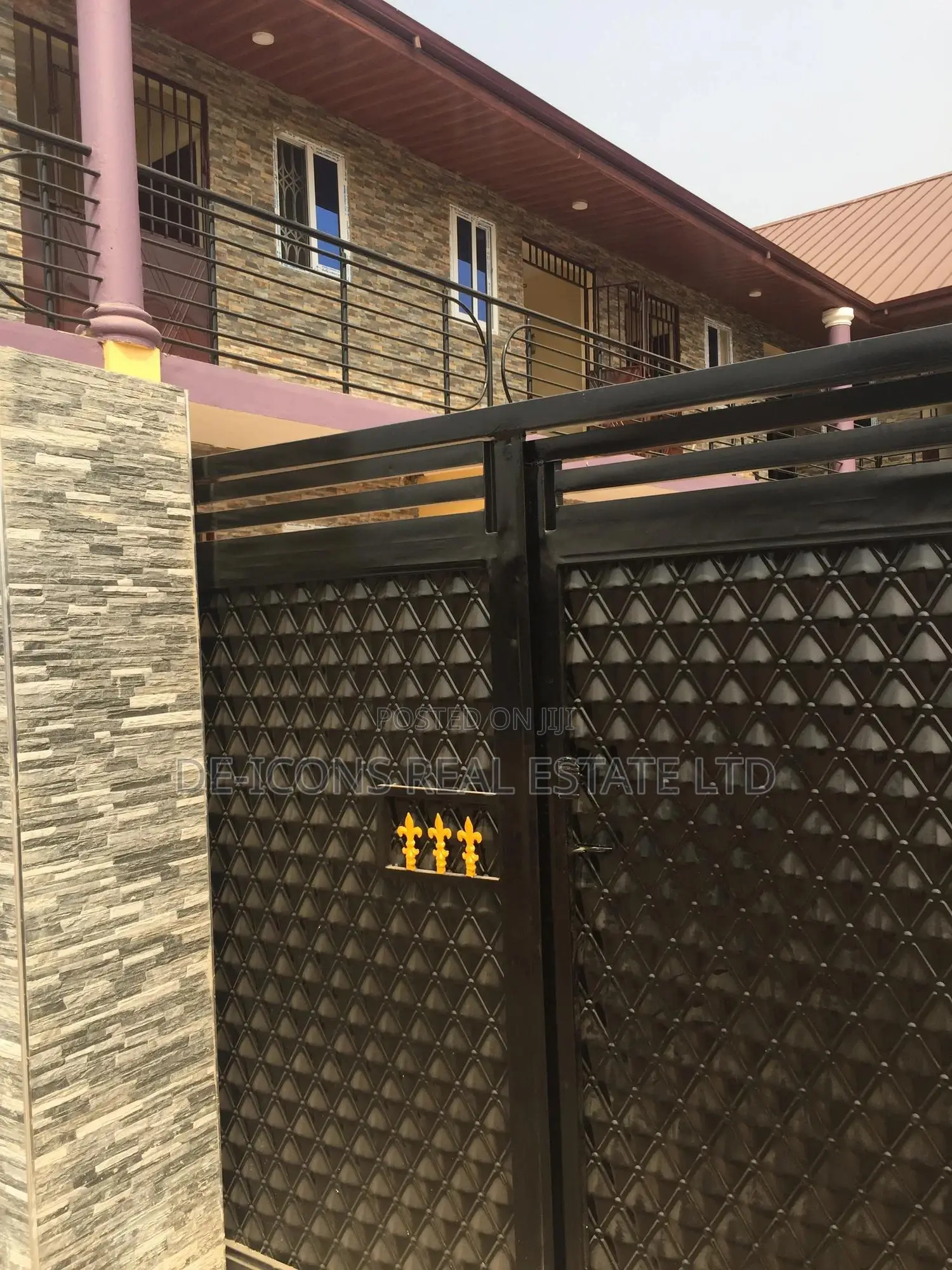 1bdrm Duplex in De-Icons Real, Awutu Senya East Municipal for rent
