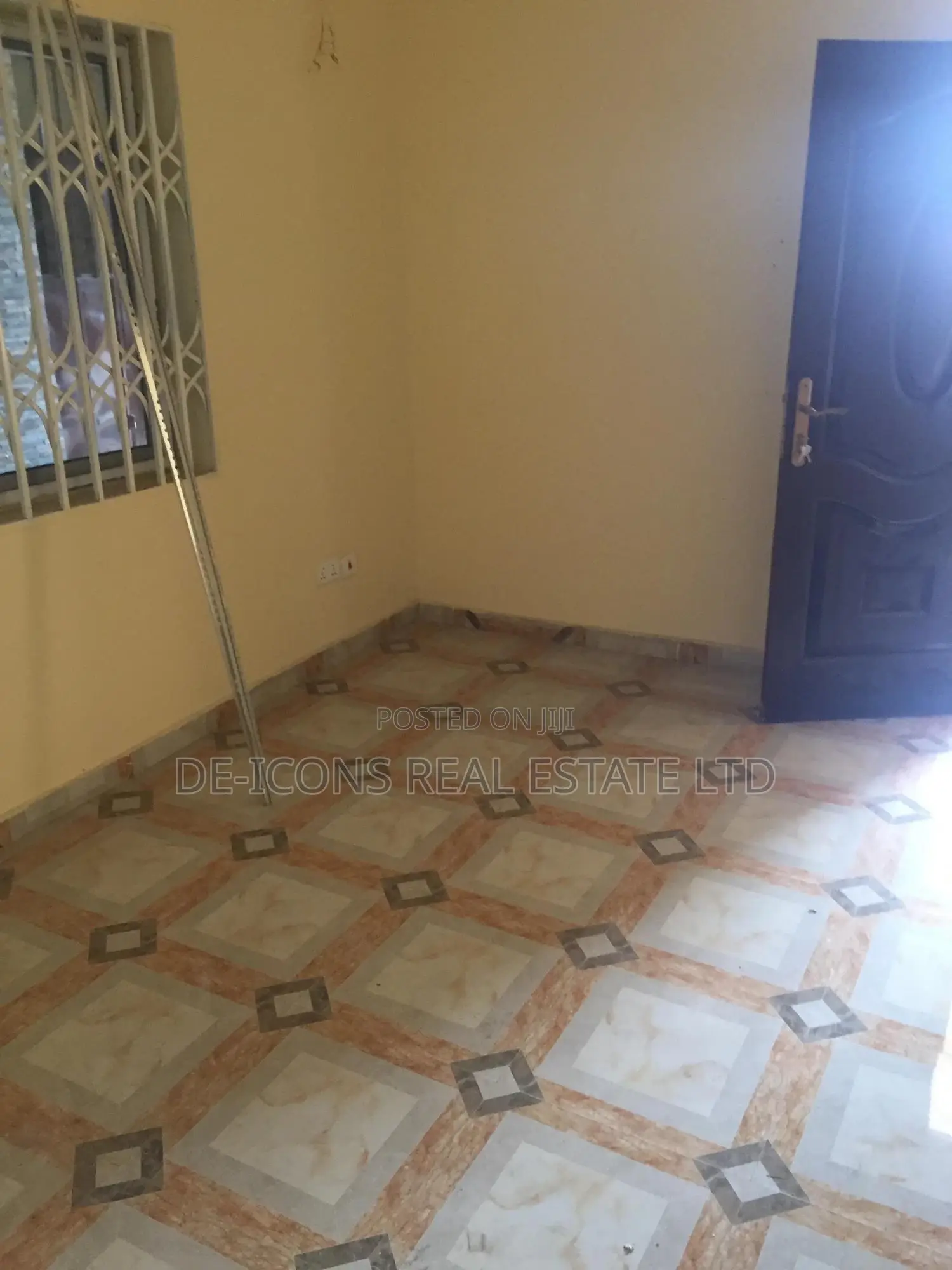1bdrm Duplex in De-Icons Real, Awutu Senya East Municipal for rent