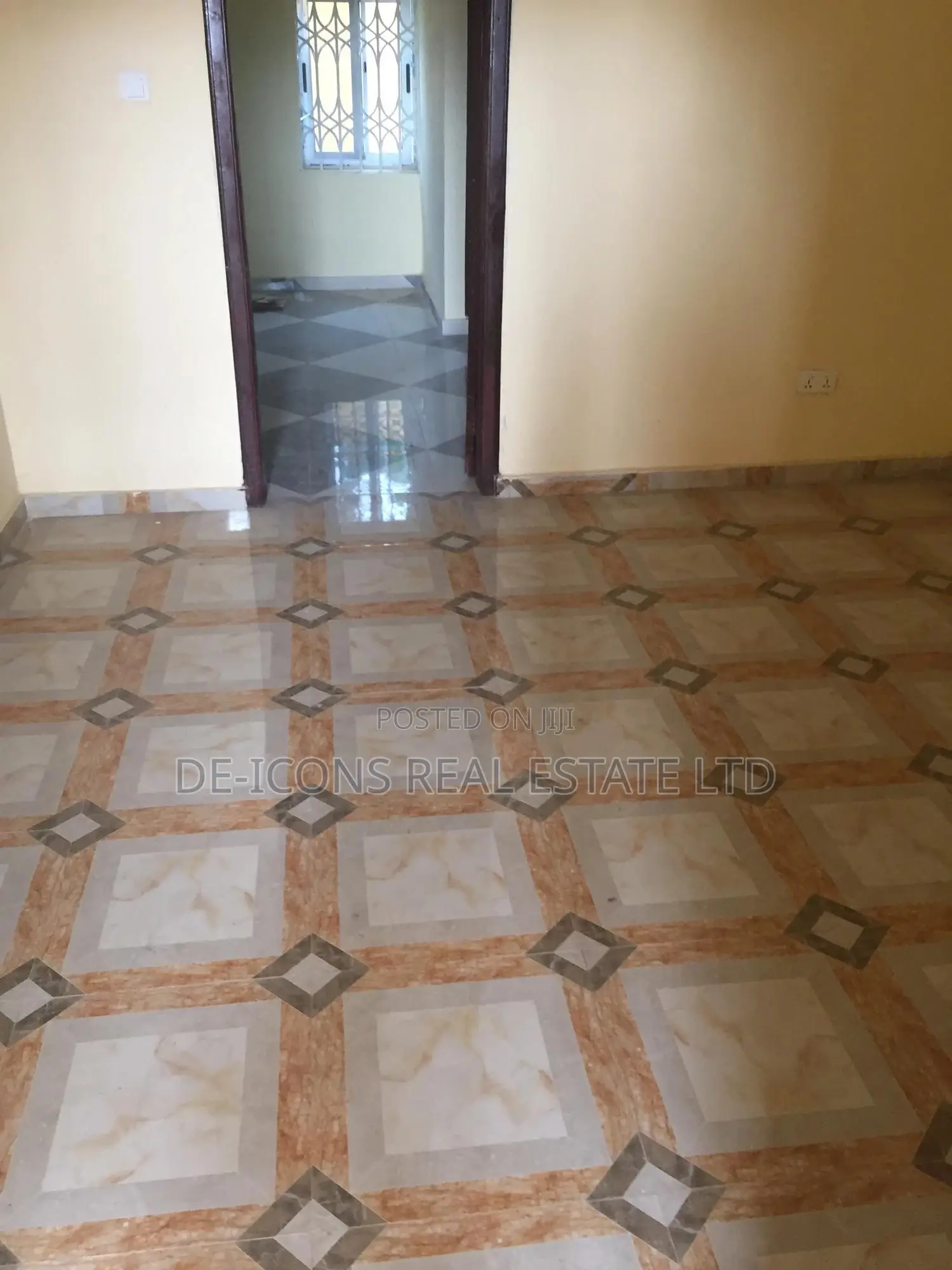 1bdrm Duplex in De-Icons Real, Awutu Senya East Municipal for rent