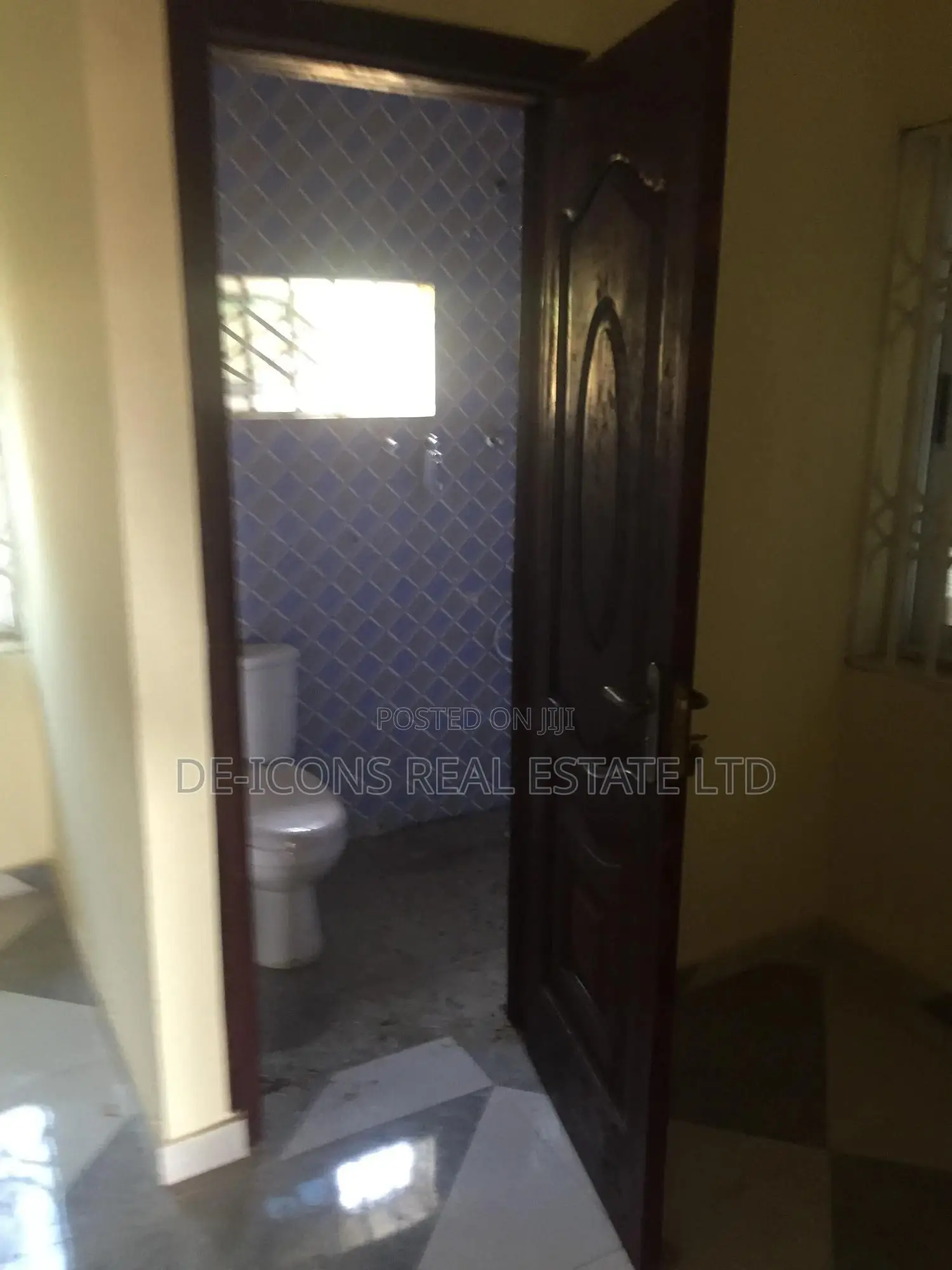 1bdrm Duplex in De-Icons Real, Awutu Senya East Municipal for rent
