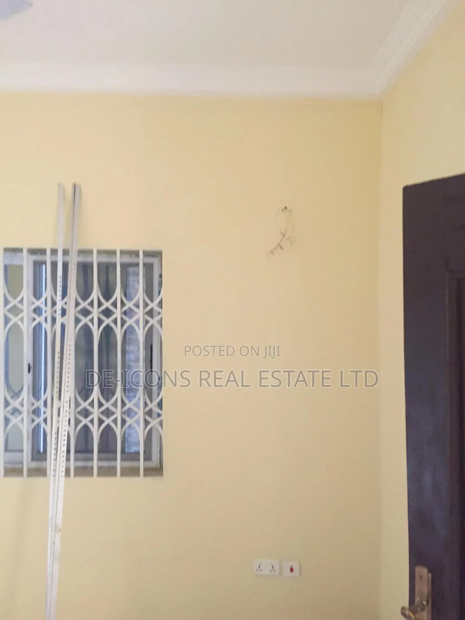 1bdrm Duplex in De-Icons Real, Awutu Senya East Municipal for rent