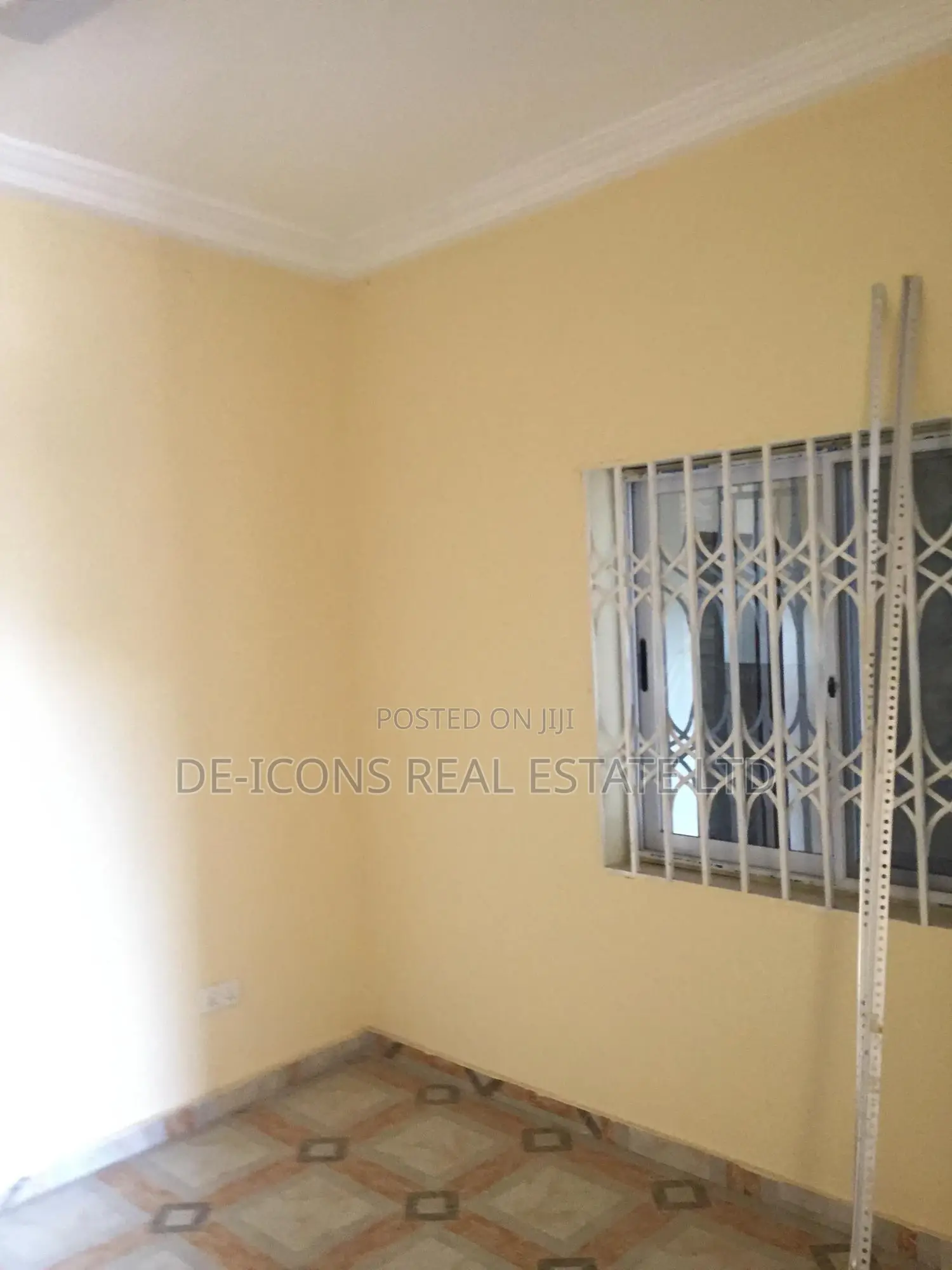 1bdrm Duplex in De-Icons Real, Awutu Senya East Municipal for rent