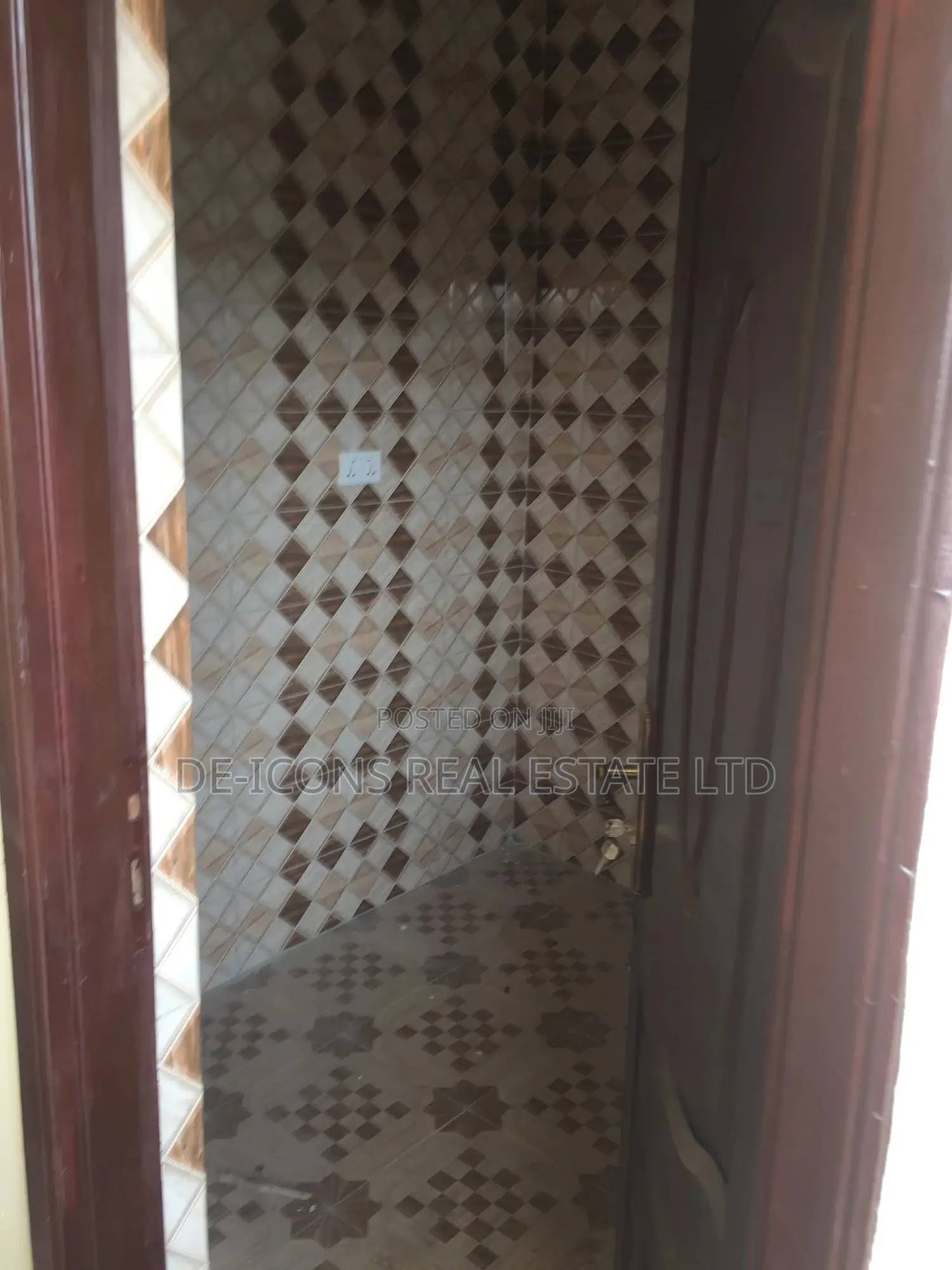1bdrm Duplex in De-Icons Real, Awutu Senya East Municipal for rent