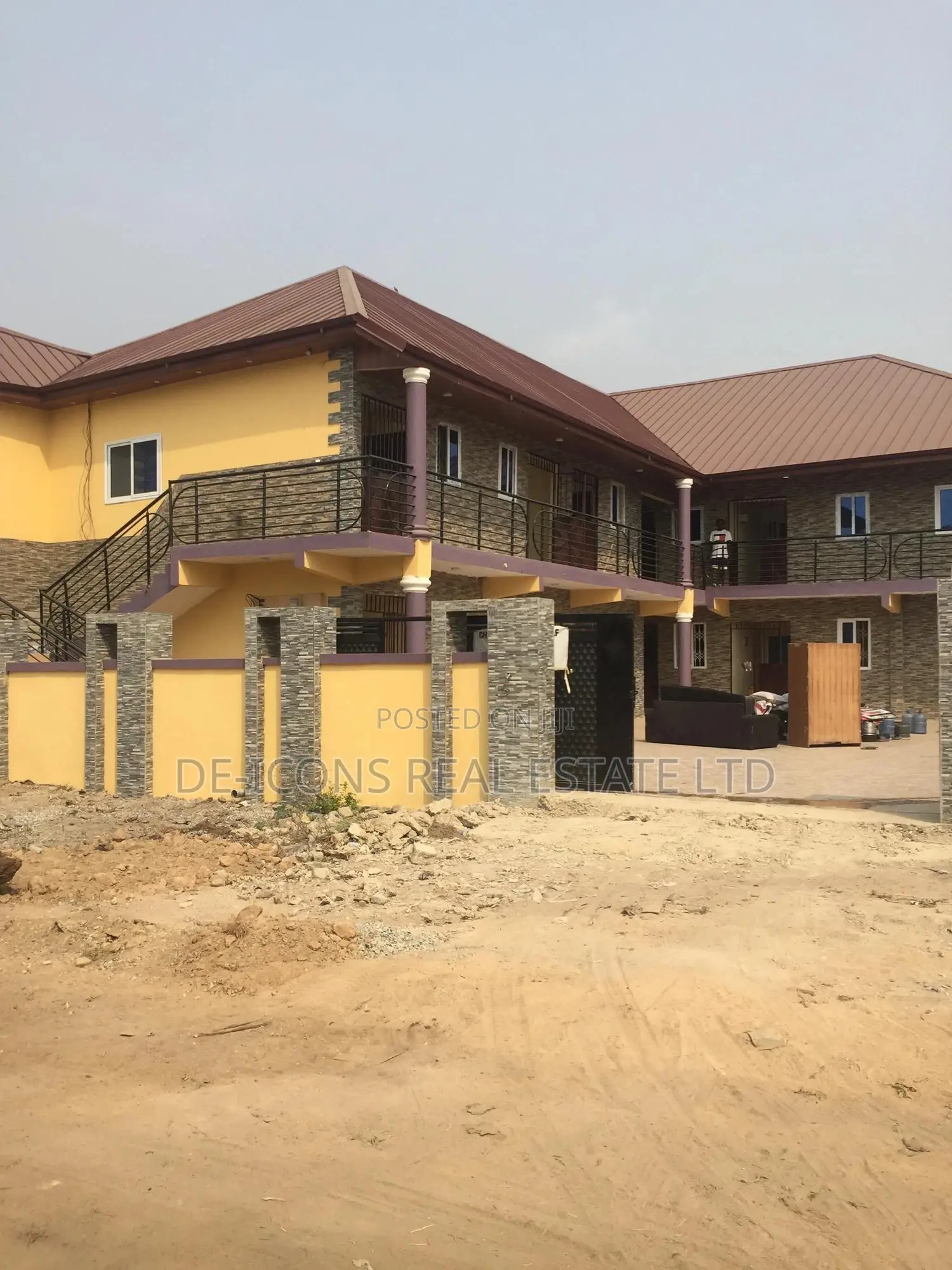 1bdrm Duplex in De-Icons Real, Awutu Senya East Municipal for rent
