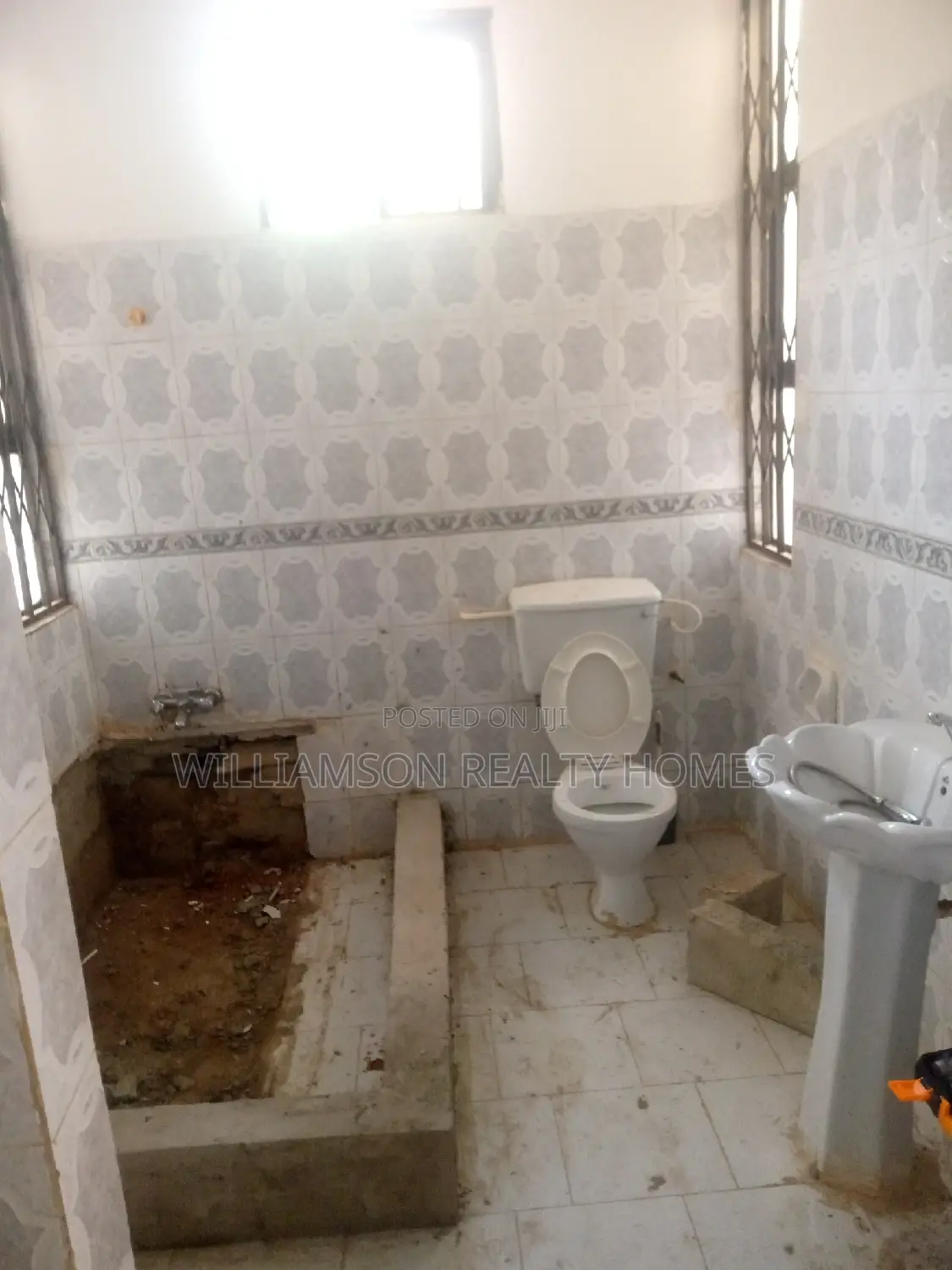 4bdrm House in Hfc Estate, Spintex for rent