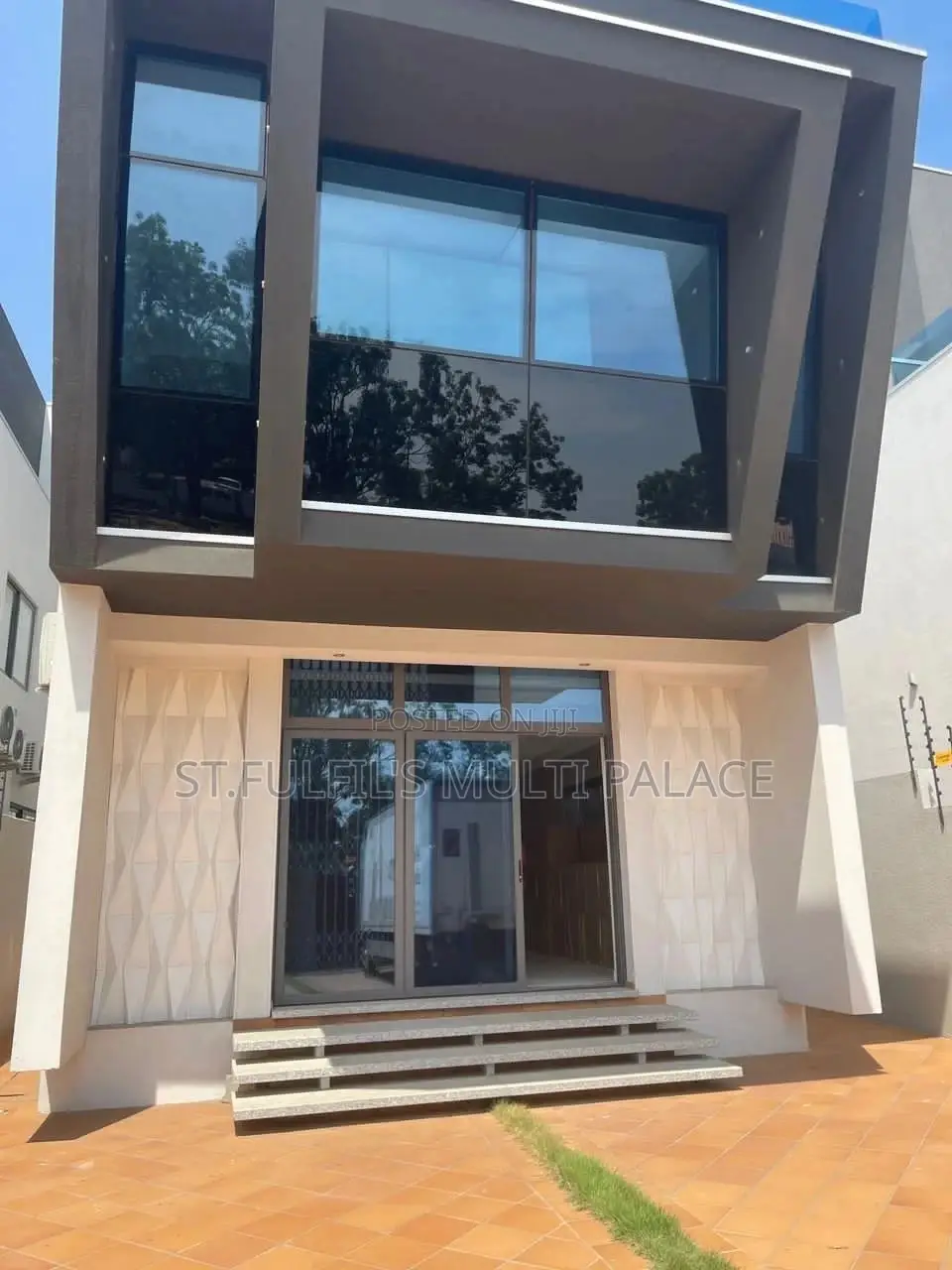 5bdrm House in East Around Ghana for rent