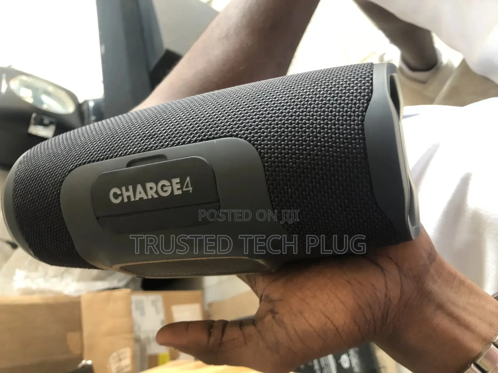 Preowned JBL Charge 4 Bluetooth Speaker From America 4sale