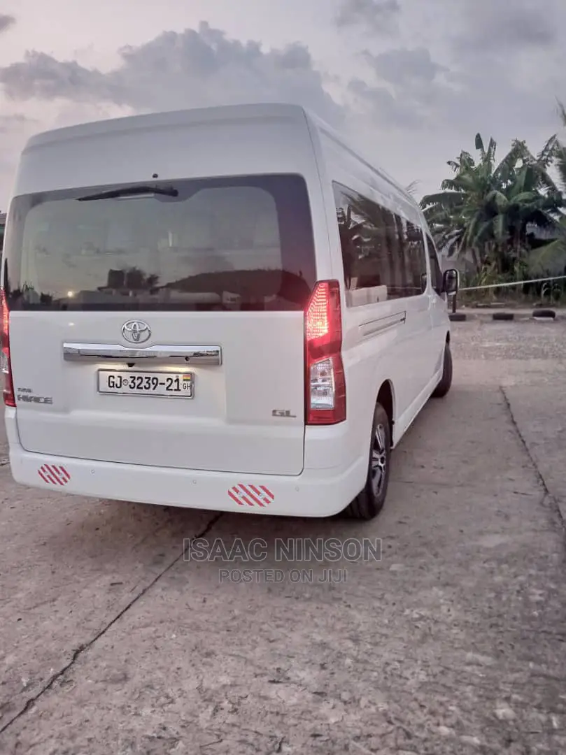 Rentals Cars 15 Seater