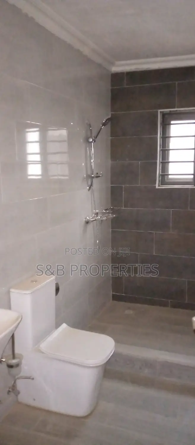 3bdrm House in Kwabenya, Ga East Municipal for sale
